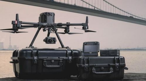 大疆最新工业级无人机 55分钟的飞行时间 15公里的视频射程